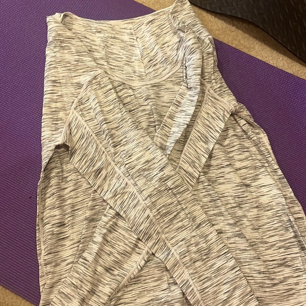 Lululemon long sleeve scoop neck